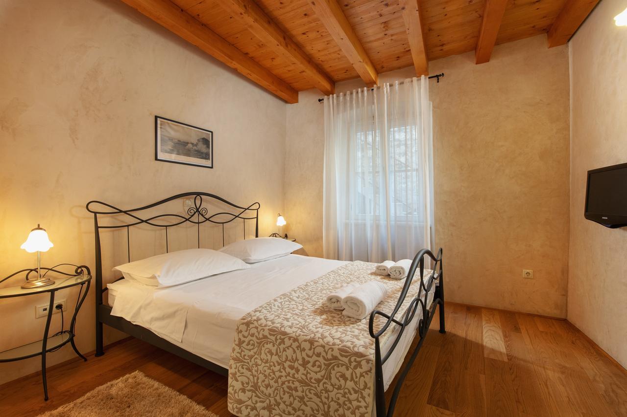 Villa Mama - Traditional Apartments In Omis, Free Parking Luaran gambar